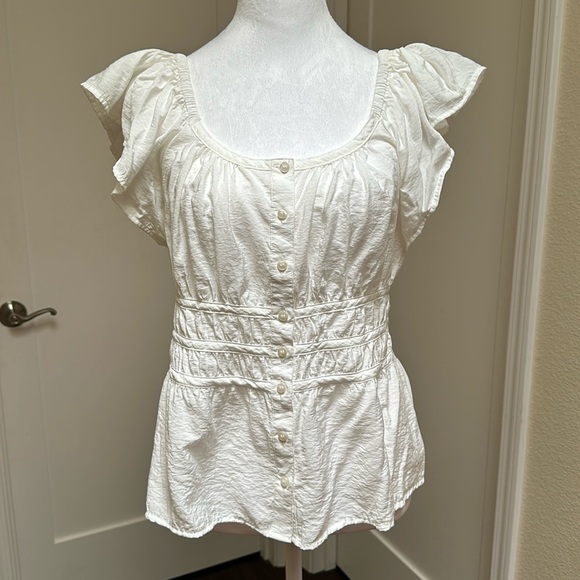 GAP Tops - EUC GAP Ruffle Short-Sleeved Blouse (XS)